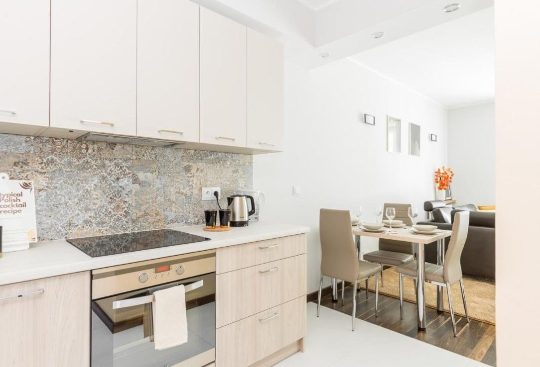 Rentplanet - Angel Plaza Apartment Krakau