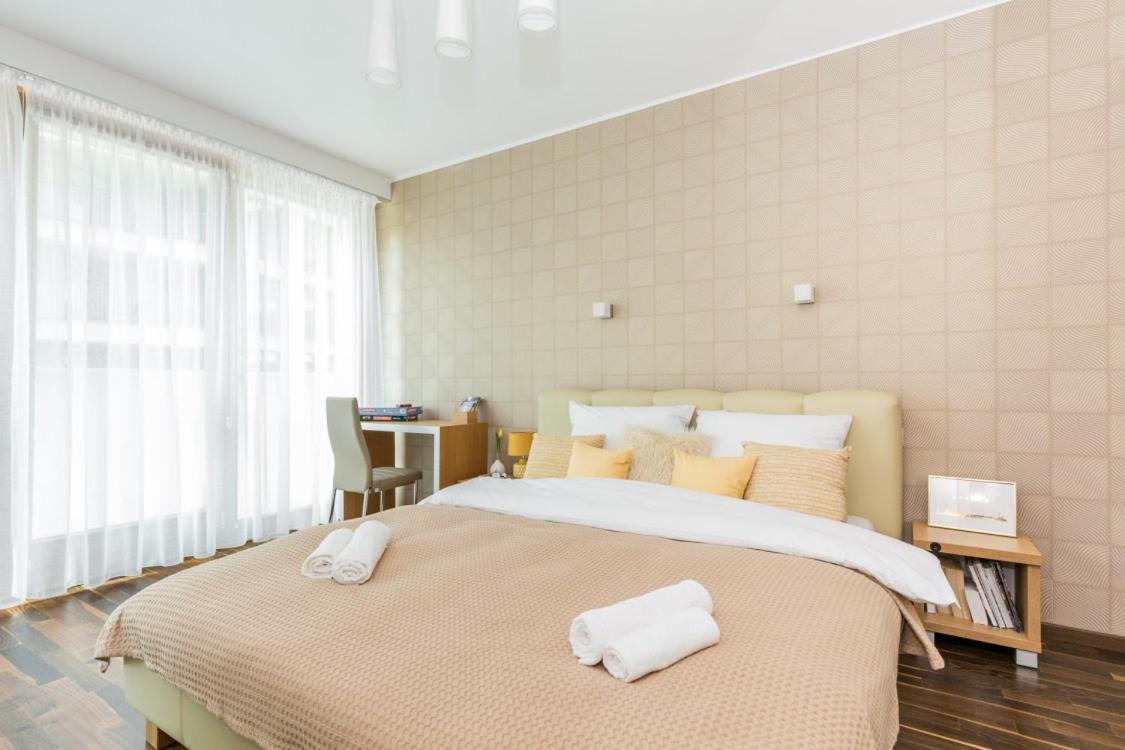 Rentplanet - Angel Plaza Krakau