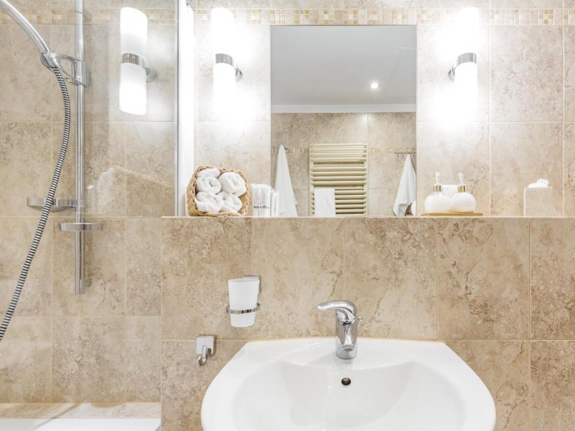 Rentplanet - Angel Plaza Appartement *